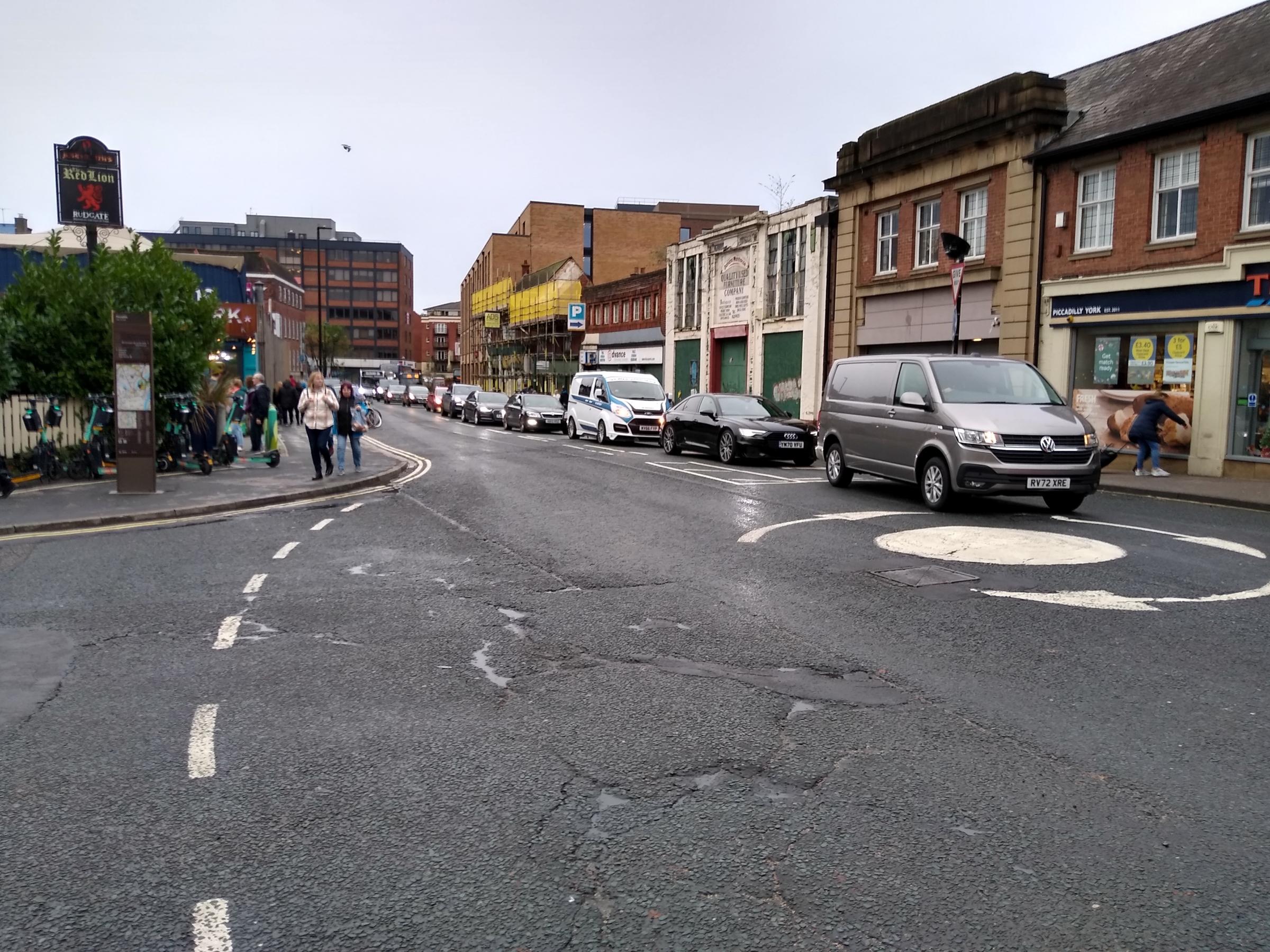 The queue to park at Piccadilly car park. Pic by Megi Rychlikova